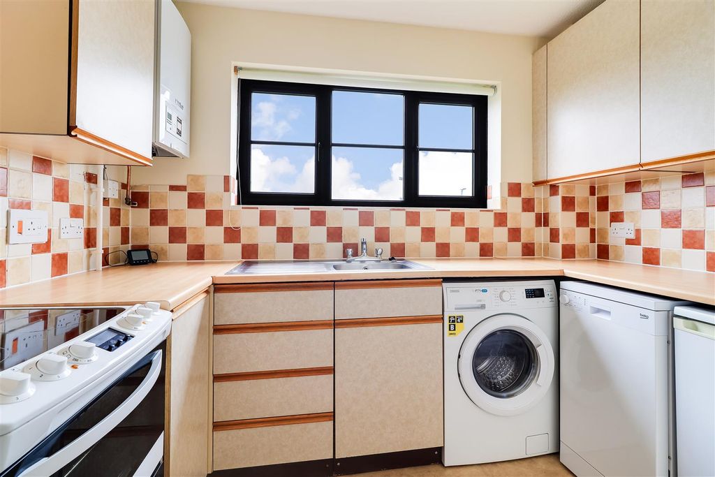 Property photo 1 of 6 Img (2).Jpg