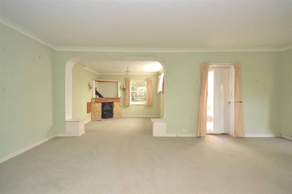 Property photo 2 of 27 0043 (2).Png