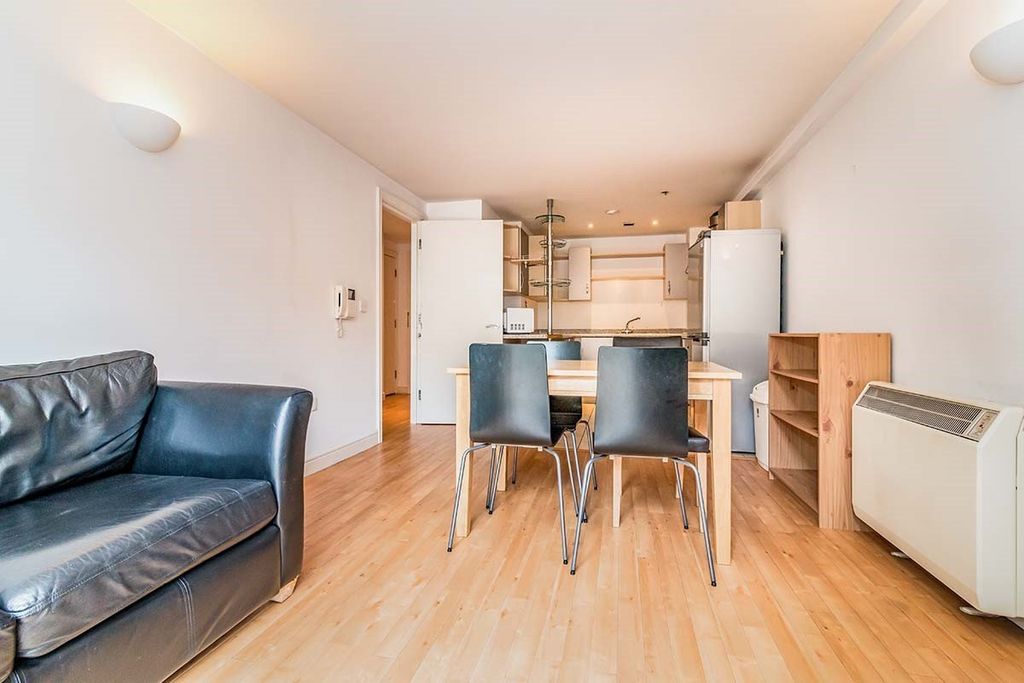 Property photo 2 of 8 Photo