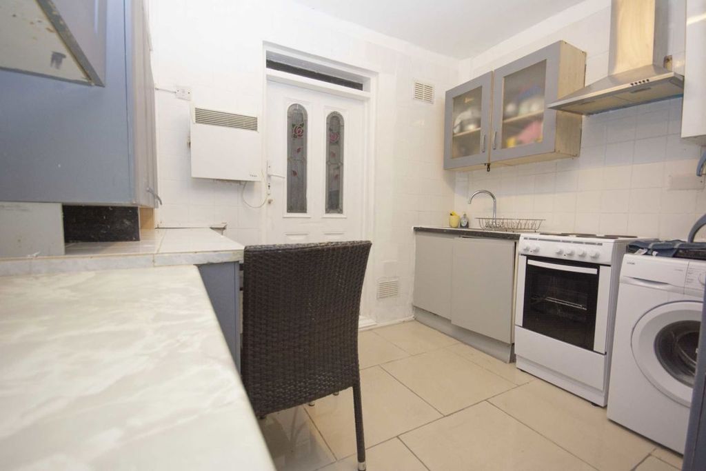 Property photo 2 of 3