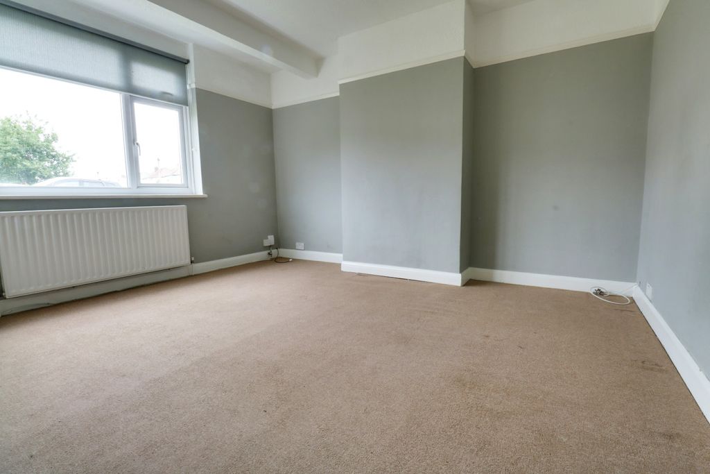 Property photo 3 of 11 4416282