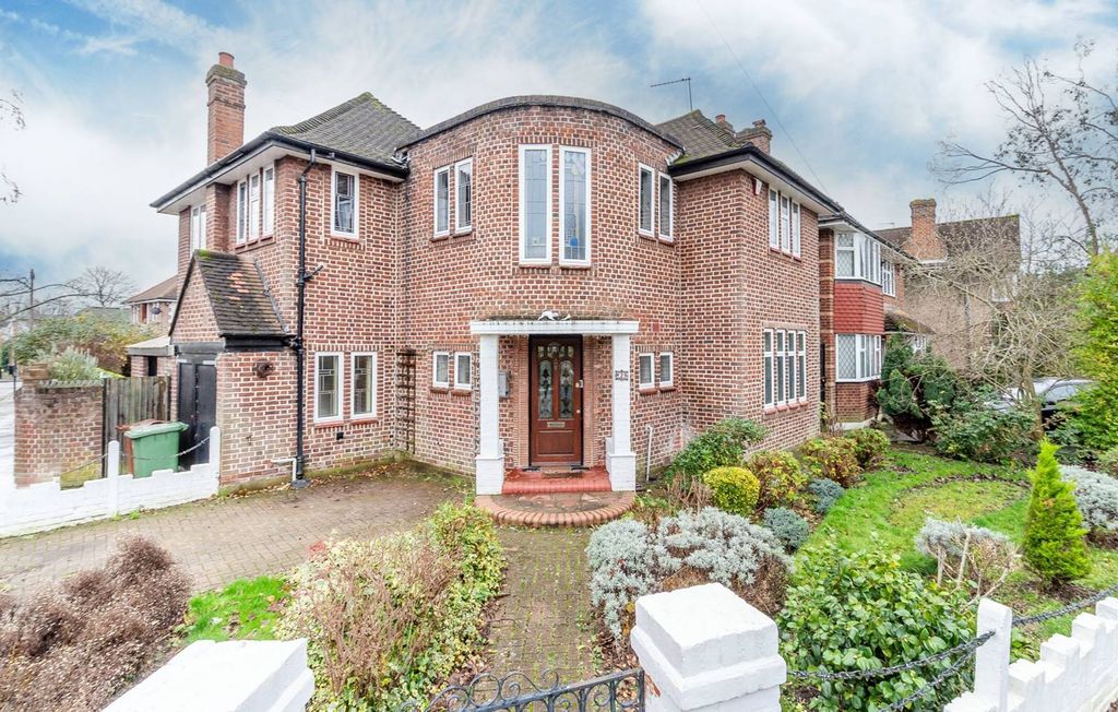 Property photo 2 of 16