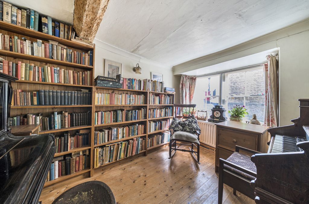 Property photo 3 of 15 1347897-16-68Bb13...