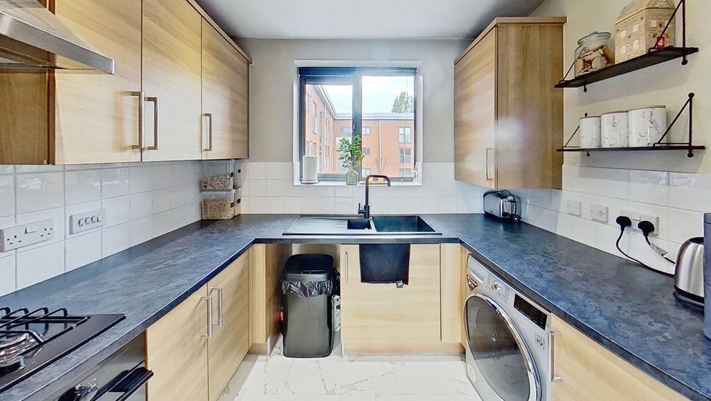 Property photo 3 of 19 Pbox-Img.Jpg