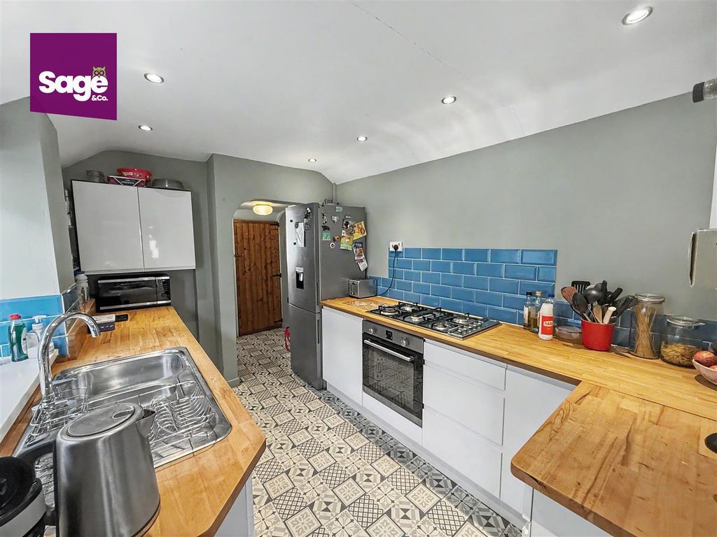 Property photo 3 of 35