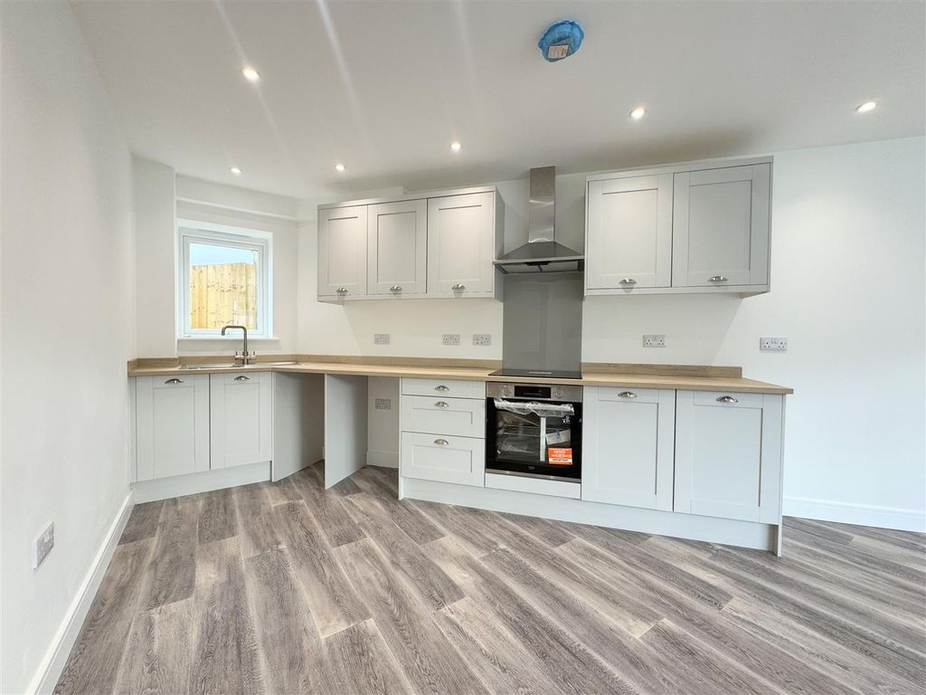 Property photo 2 of 21 Kitchen Area