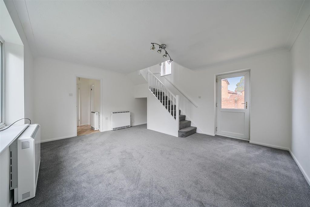 Property photo 2 of 11 1374633-3-6903471A277A6.Jpg