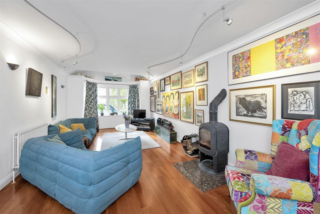 Property photo 2 of 15 6-Lime-Avenue-14.Jpg