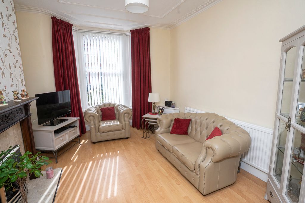 Property photo 2 of 29