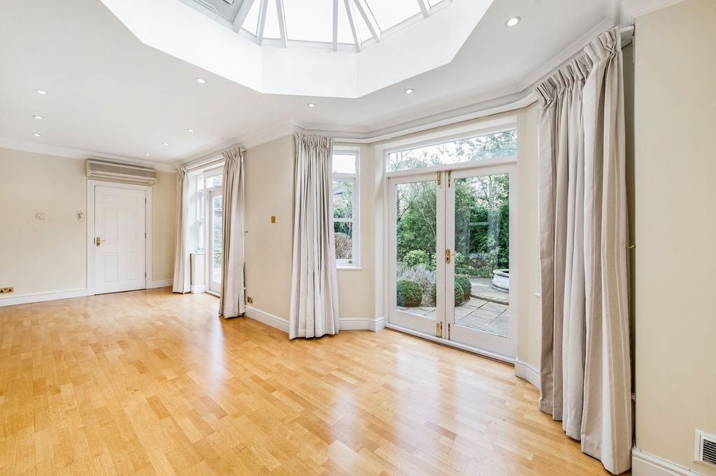 Property photo 2 of 18 Reception Room