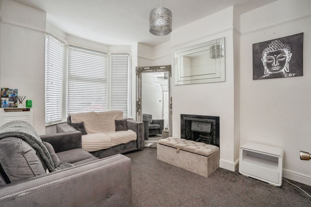 Property photo 2 of 19 Pbox-Img.Jpg