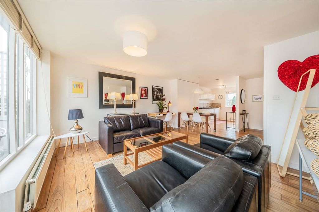 Property photo 2 of 9