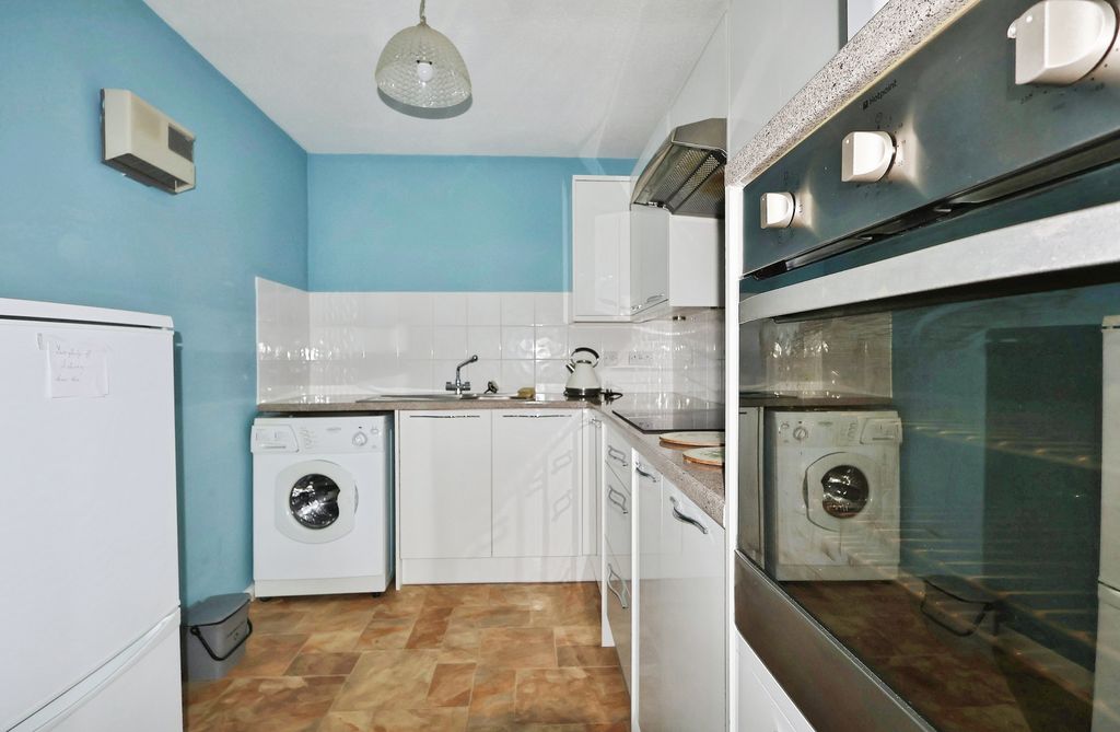 Property photo 2 of 24