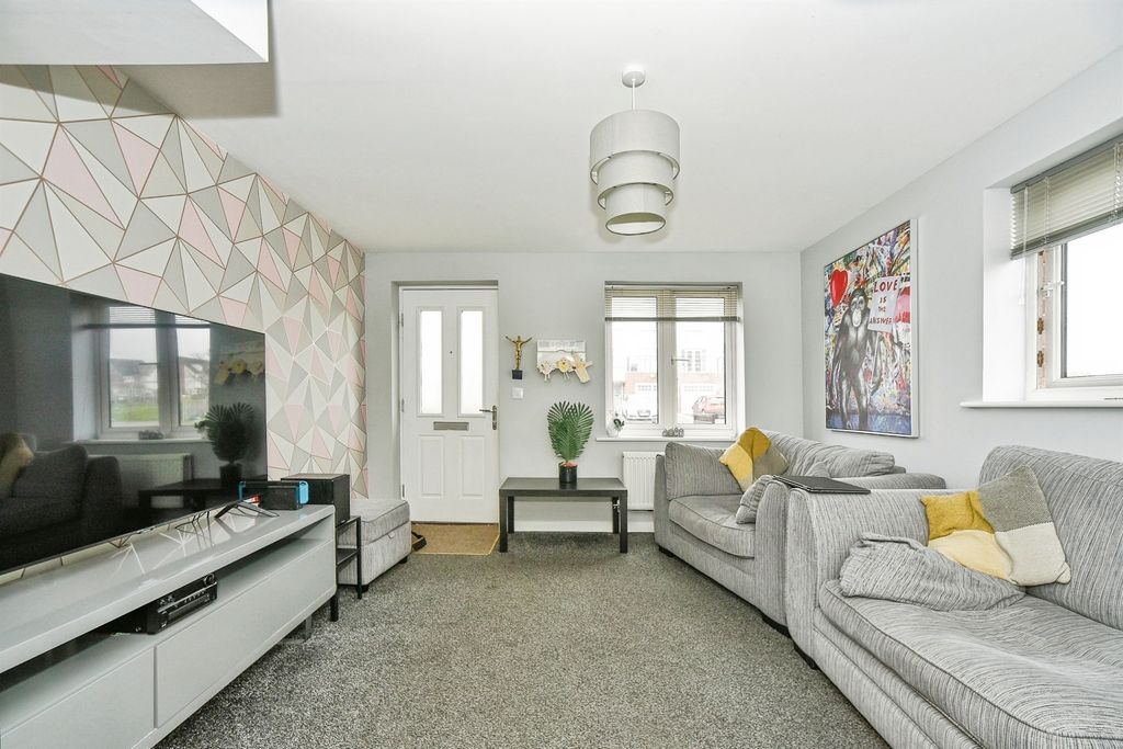 Property photo 3 of 15