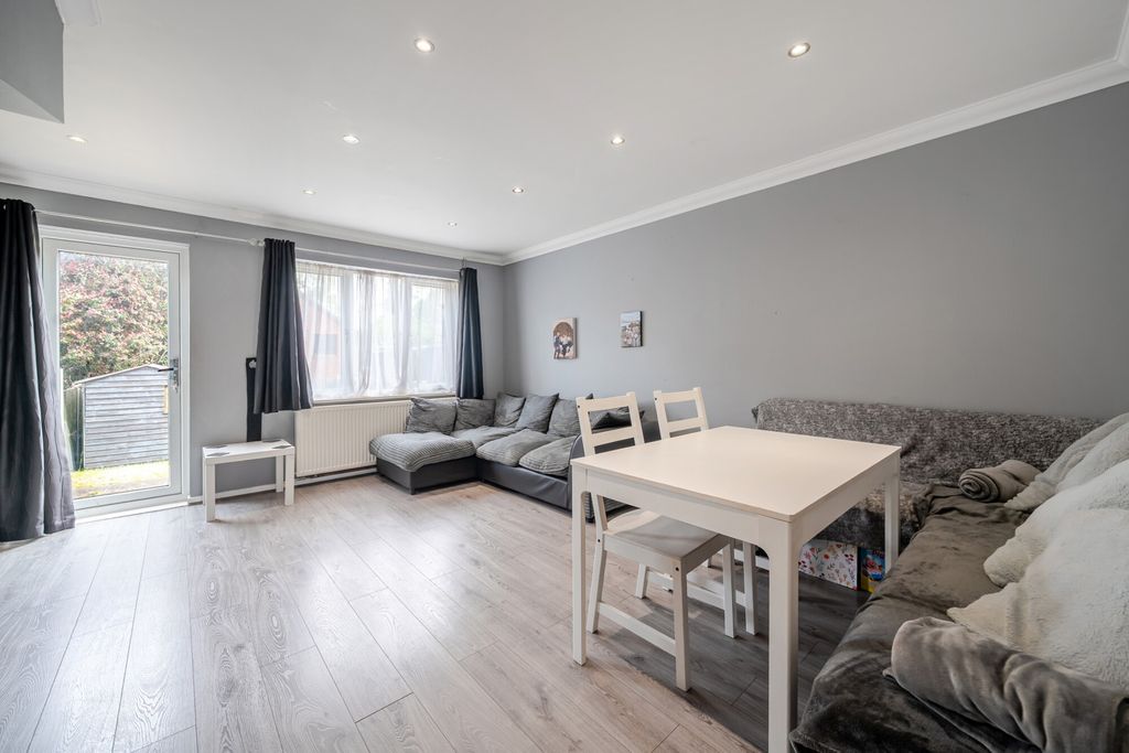 Property photo 2 of 16 1455420-14-6A06Df...