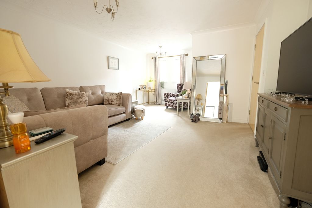 Property photo 2 of 18