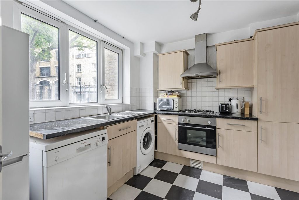 Property photo 3 of 13 900460 (3).Jpg