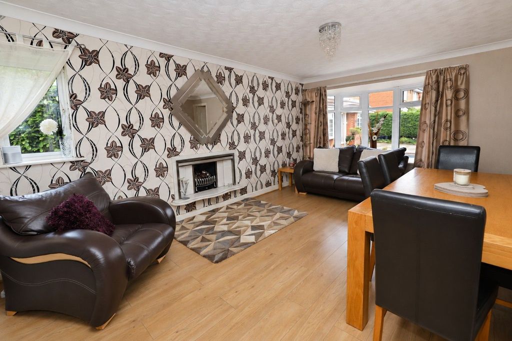 Property photo 3 of 32