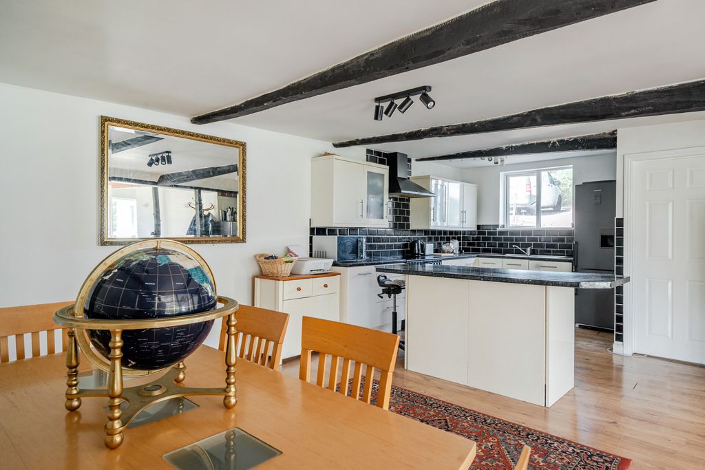Property photo 3 of 53 1498839-17-6A74B7...