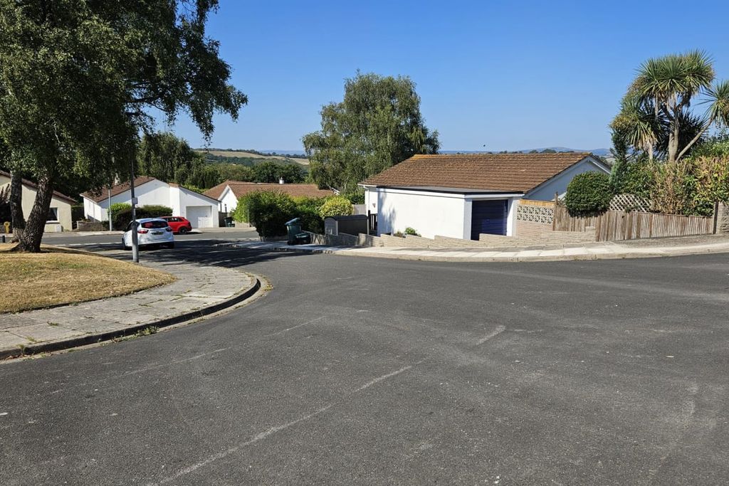 Property photo 2 of 35