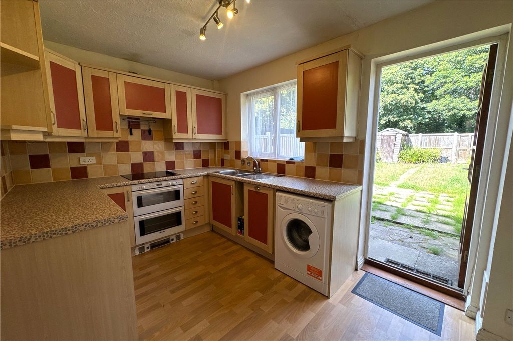 Property photo 2 of 11 Picture No. 24