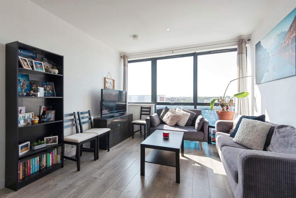 Property photo 1 of 17