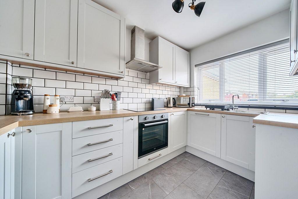 Property photo 2 of 10 1440688-3-69d779Ed6700A