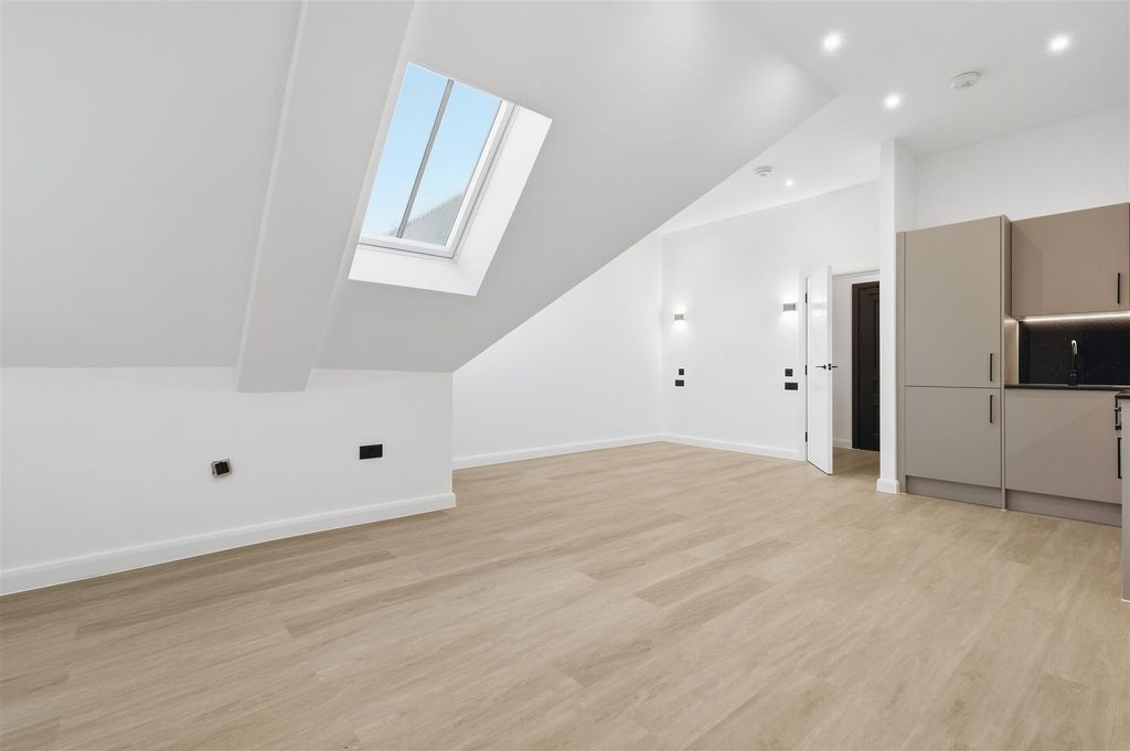 Property photo 2 of 6 005_Img_0470.Jpg