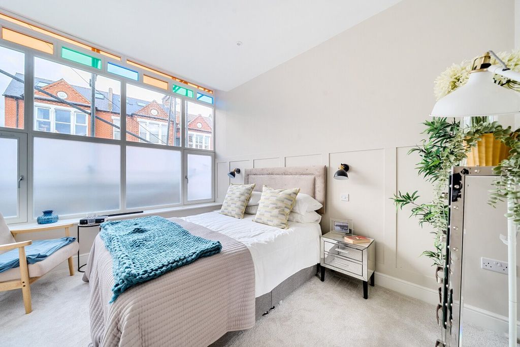 Property photo 3 of 24 Picture No. 18