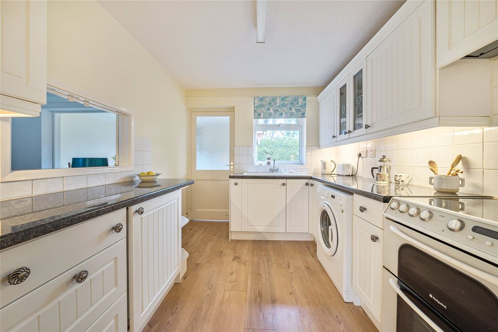 Property photo 3 of 23 Picture No. 12