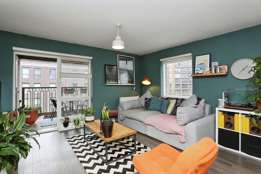 Property photo 2 of 16 Pbox-Img.Jpg