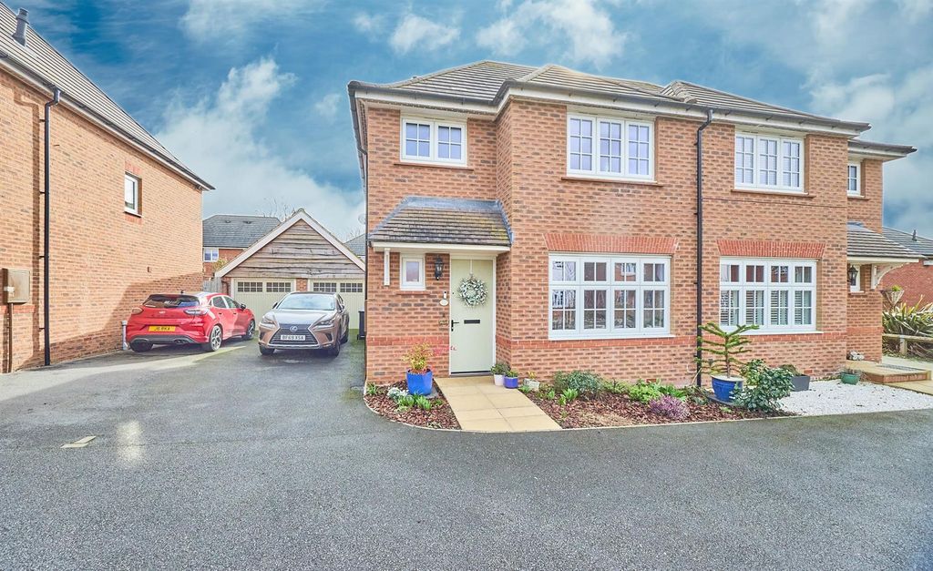 Property photo 1 of 17 Front.Jpg