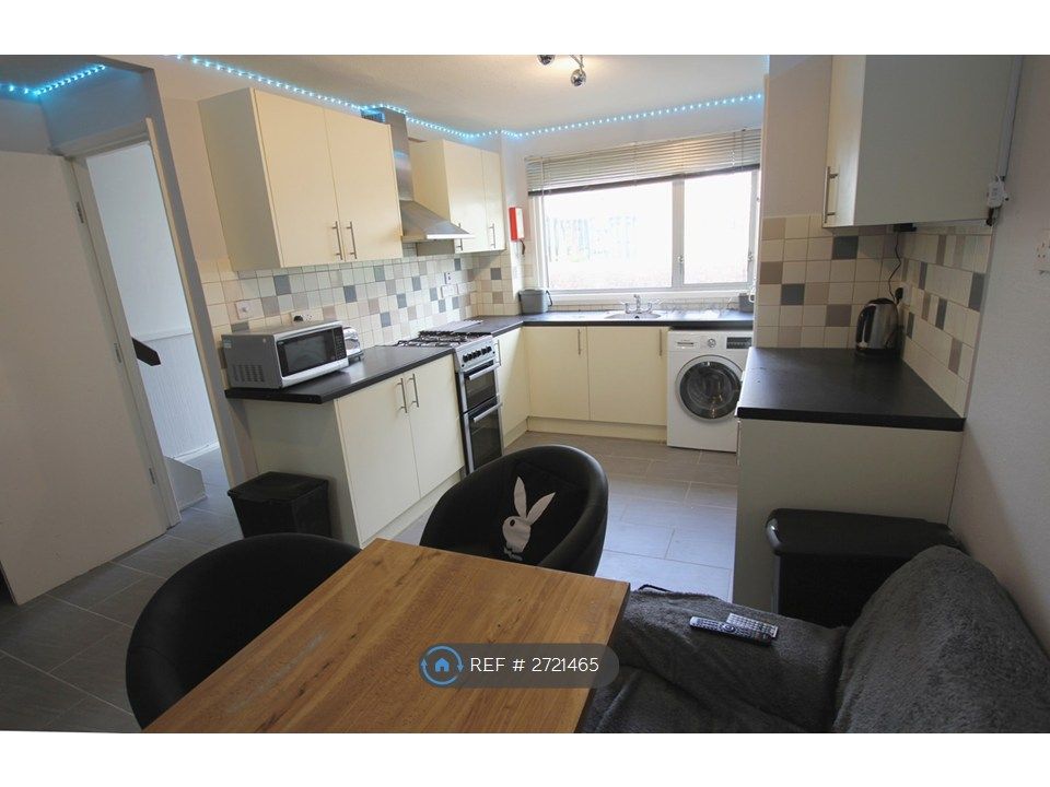 Property photo 3 of 7 Kitchen/Lounge/Diner