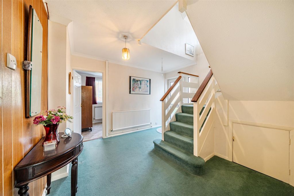 Property photo 2 of 25 1376436-11-690B7Bd3806d2.Jpg