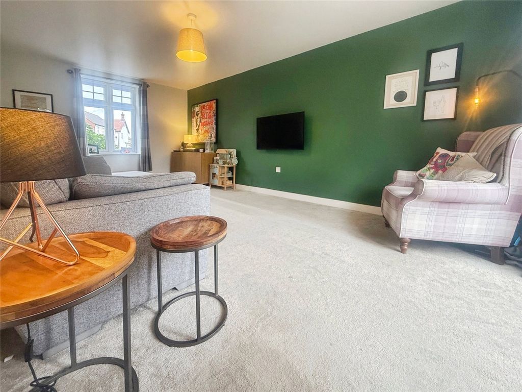 Property photo 3 of 19 Picture 3