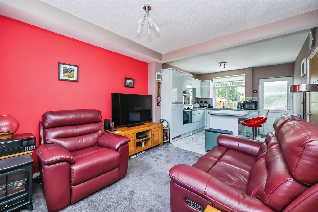 Property photo 3 of 25