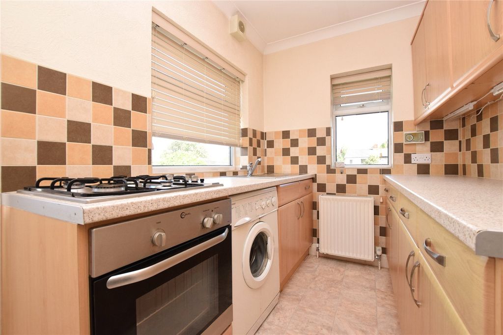 Property photo 3 of 16 Picture No. 11