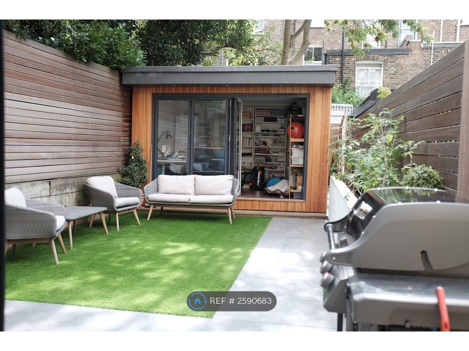 Property photo 2 of 17 Garden And Studio