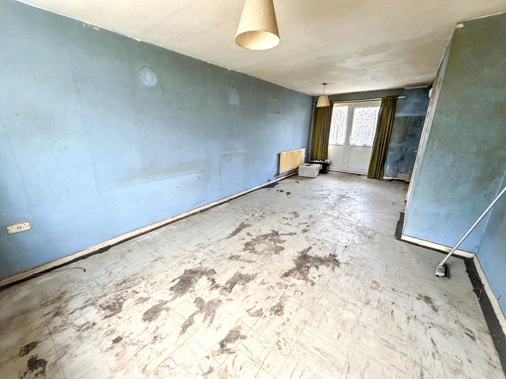 Property photo 3 of 24