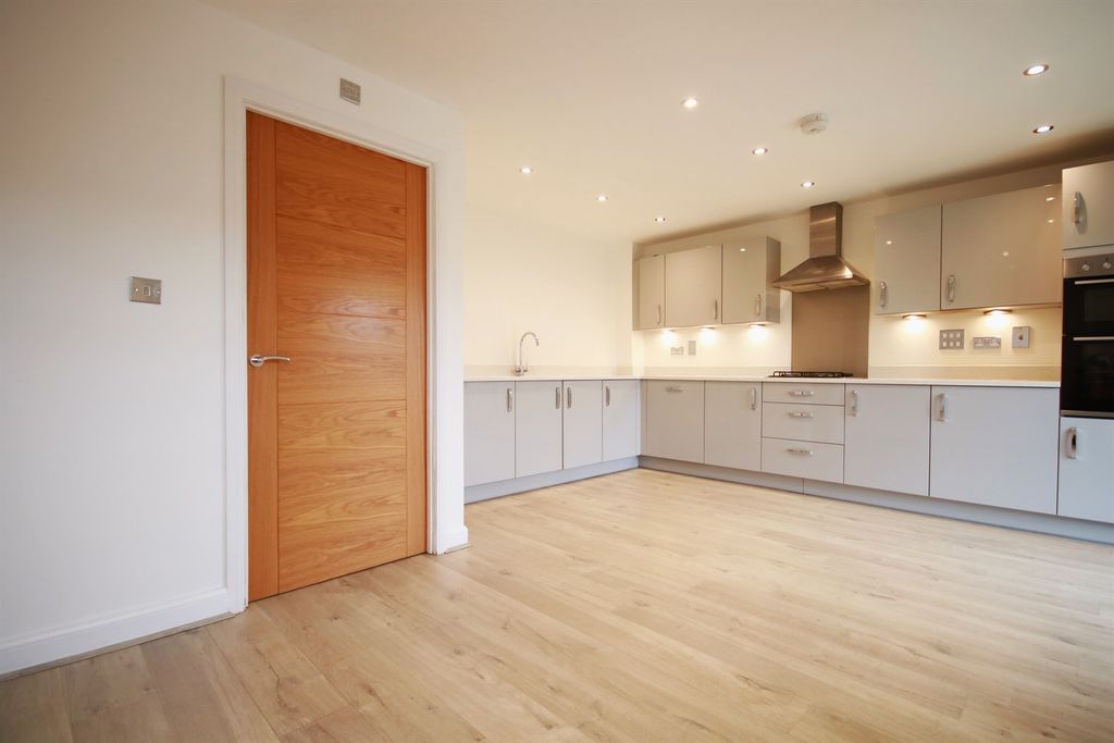 Property photo 1 of 15 (Main)