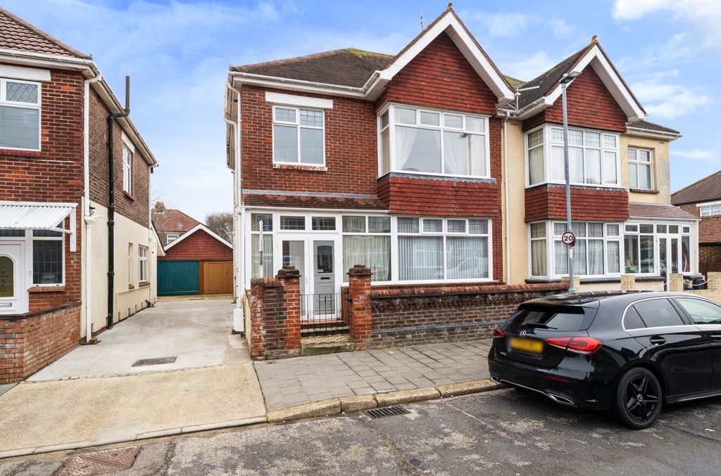 Property photo 1 of 10 1395502-8-69773A6...