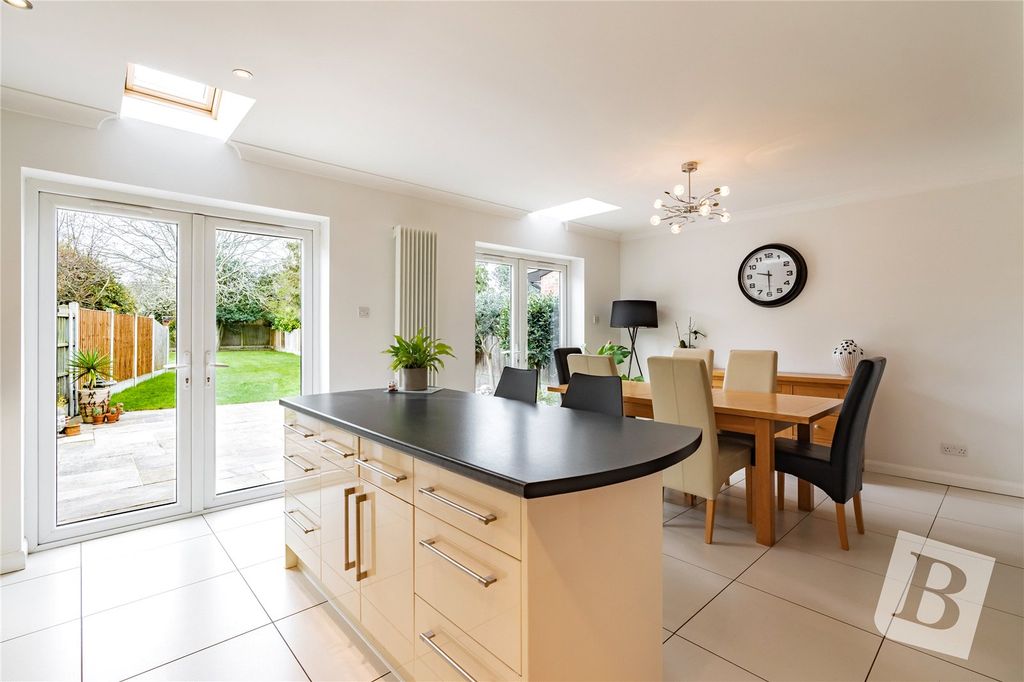 Property photo 2 of 26 Kitchen