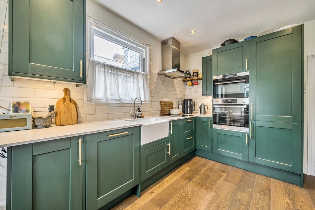 Property photo 2 of 16 Kitchen