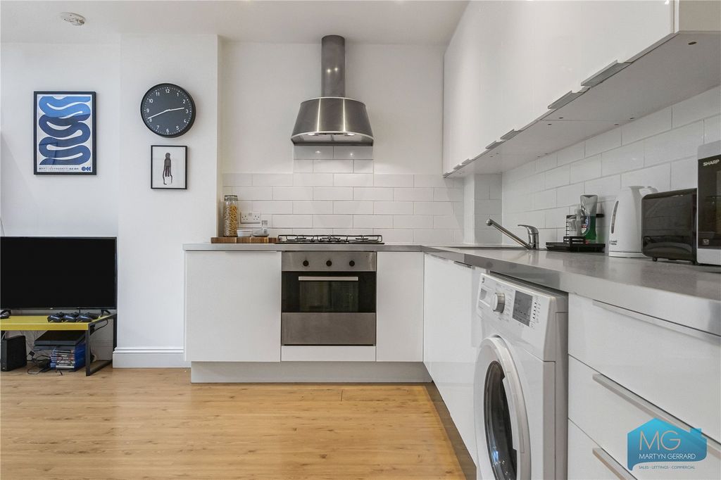 Property photo 3 of 25 Picture No. 24