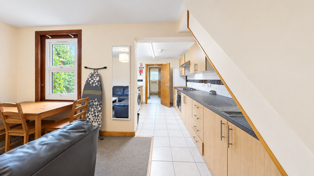 Property photo 3 of 13 Kithcen - Angle 1