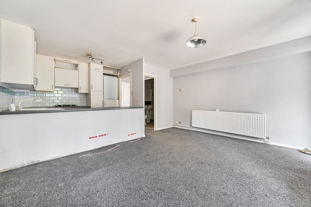 Property photo 2 of 13 1511561-10-6A8703...