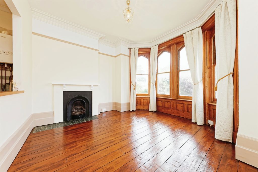 Property photo 3 of 11
