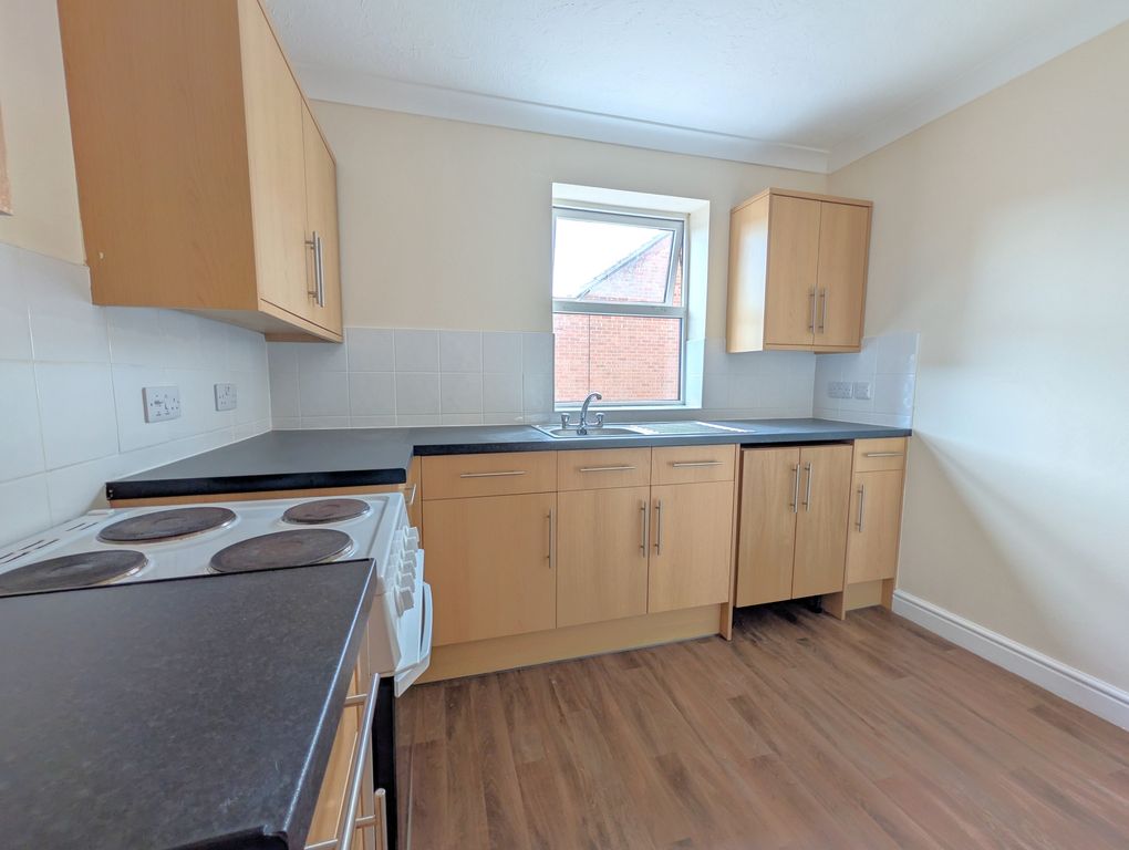 Property photo 2 of 6 Kitchen