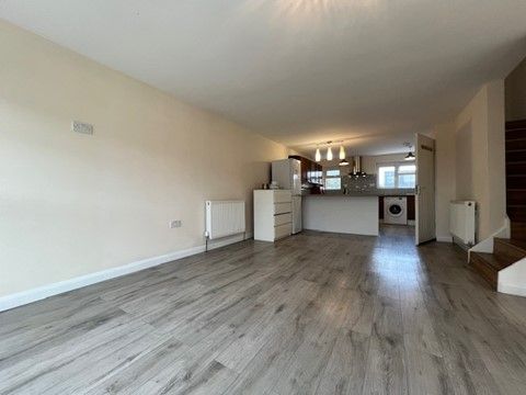 Property photo 2 of 9 Image