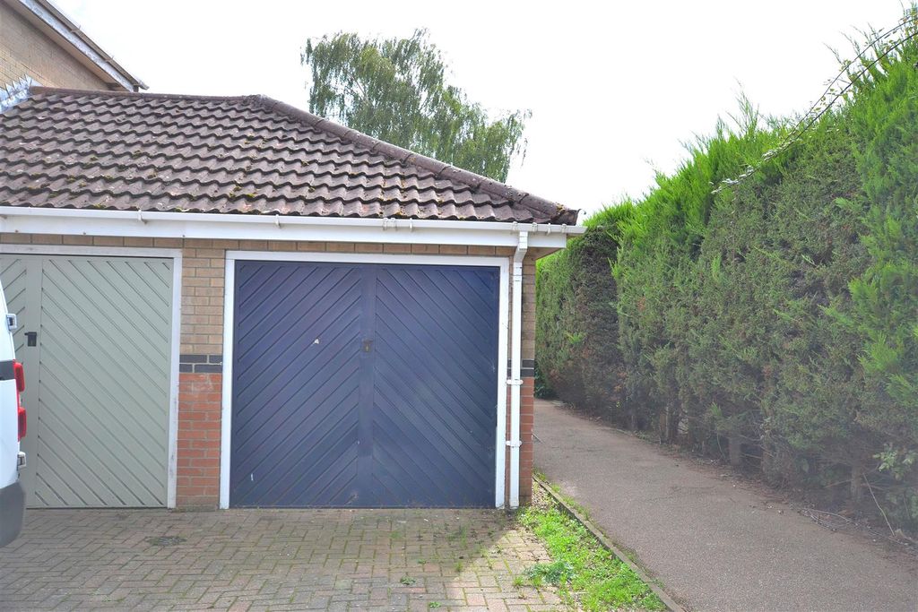 Property photo 3 of 13 Outside